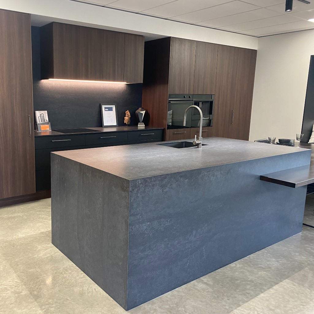 Engineered stone benchtop